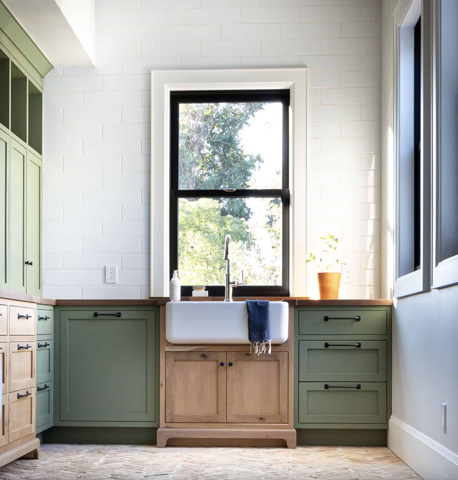 modern-farmhouse-laundry-room