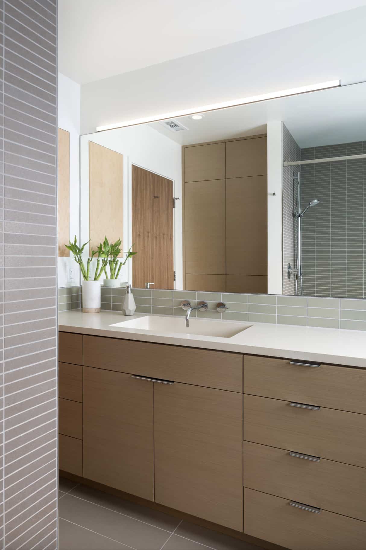 modern-guest-bathroom