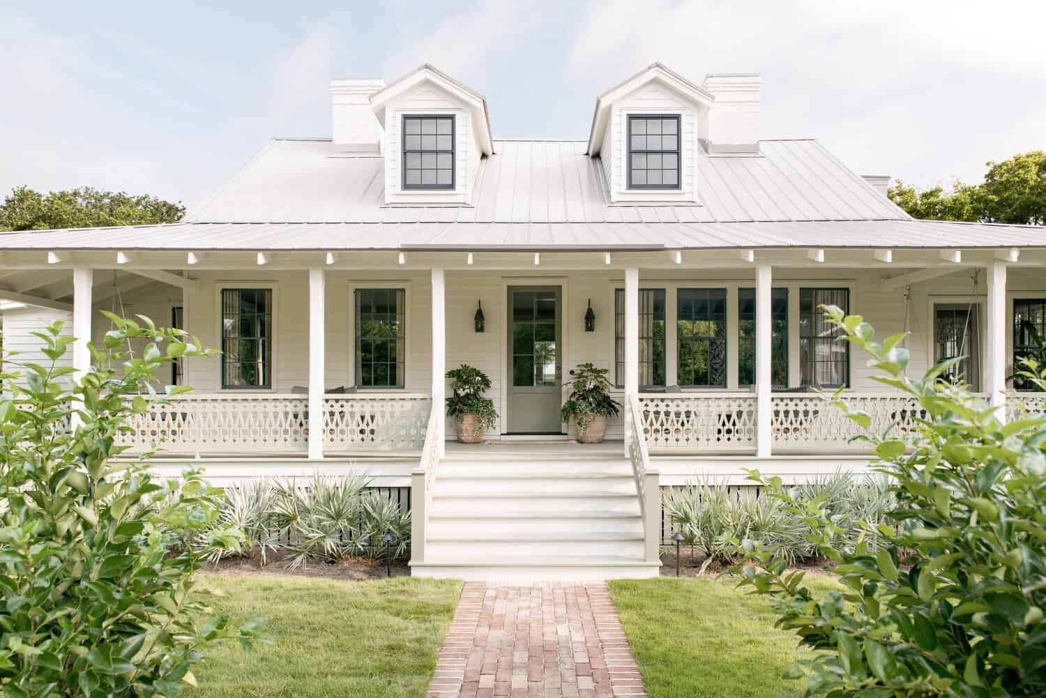 beach-house-exterior