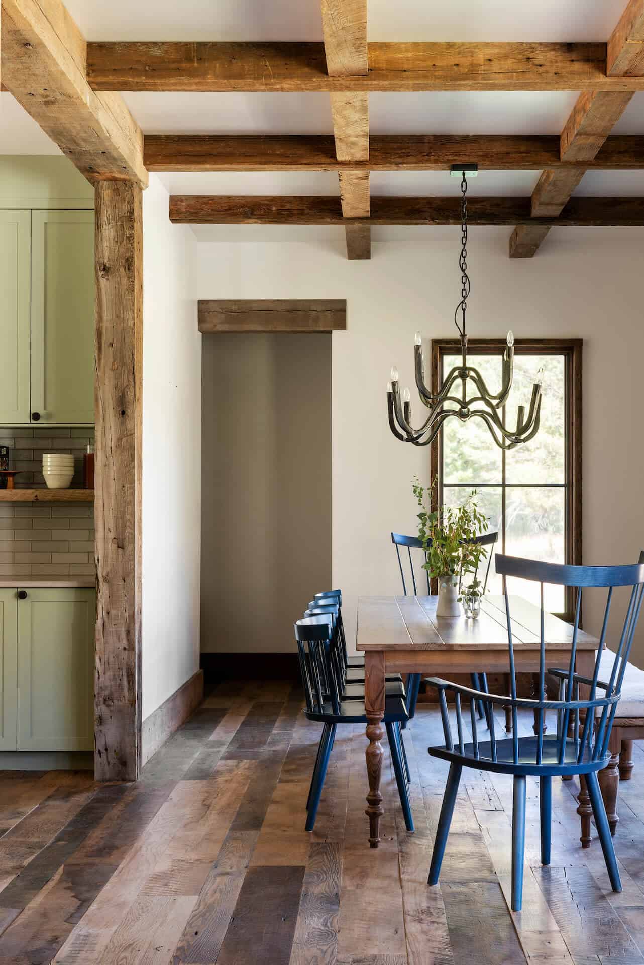 rustic-dining-room