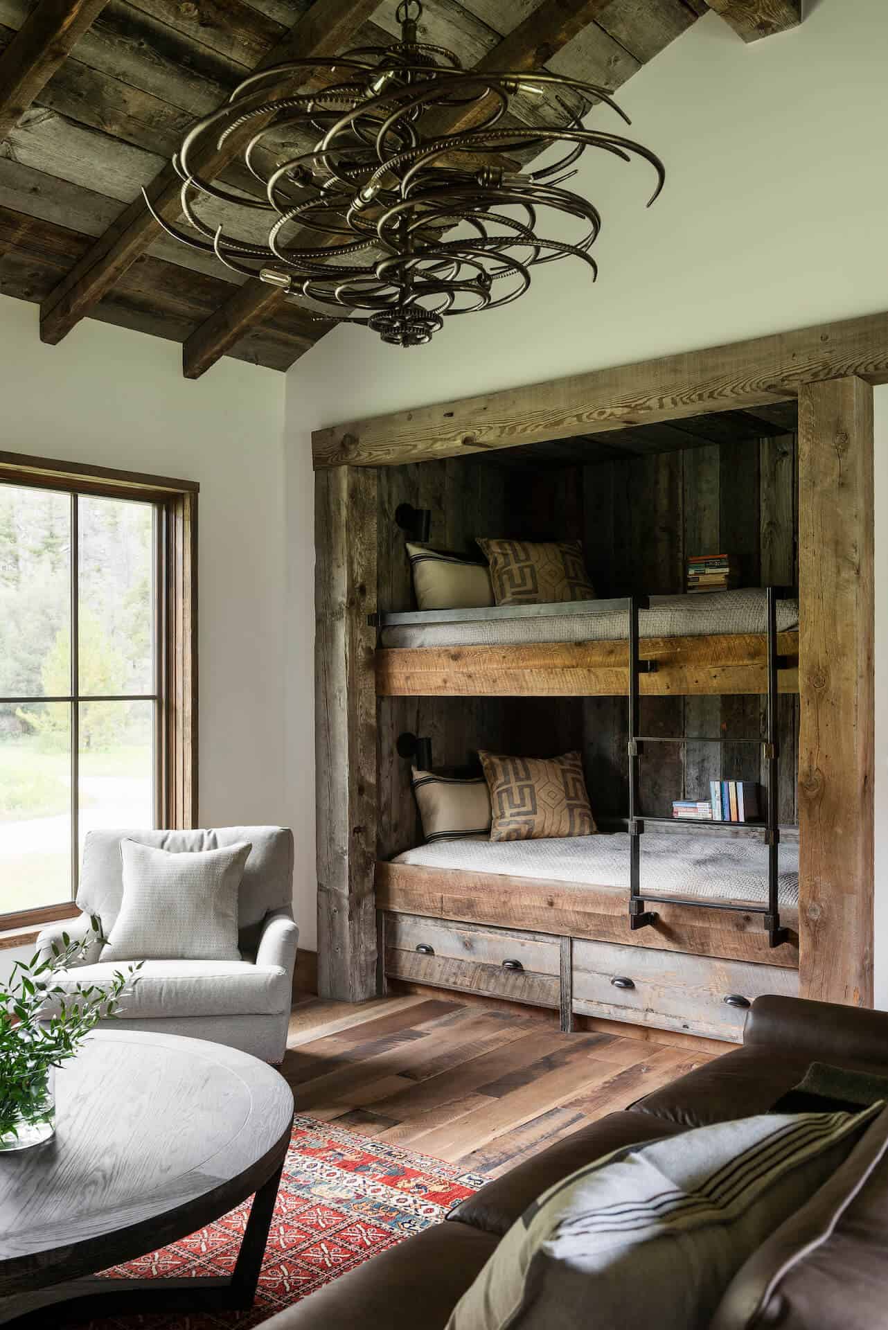 rustic-bunk-bedroom