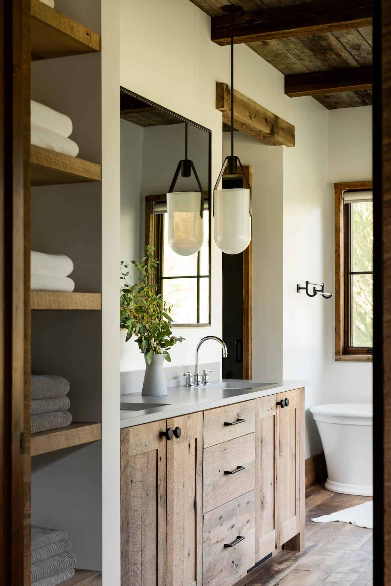 rustic-bathroom