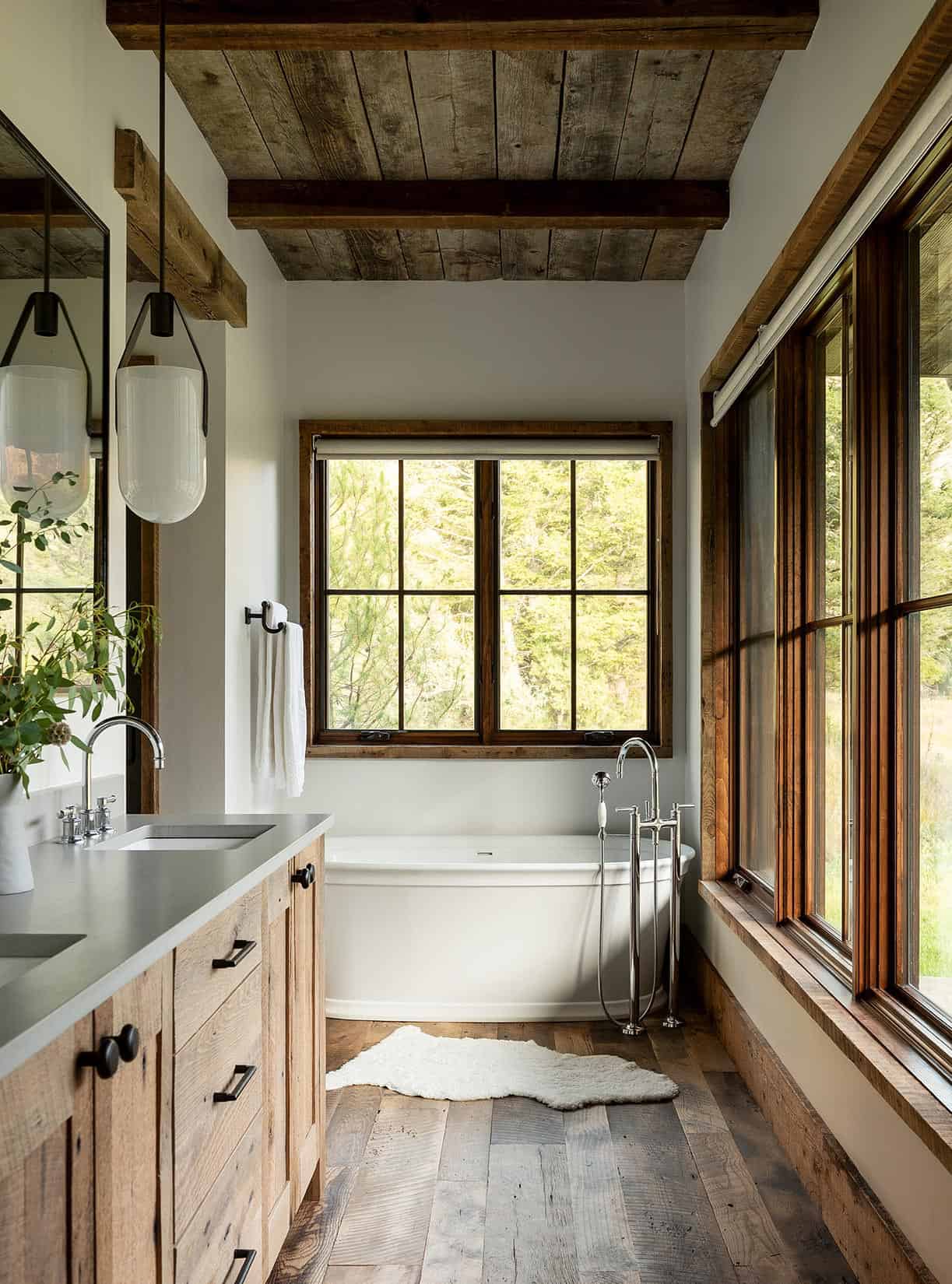 rustic-bathroom