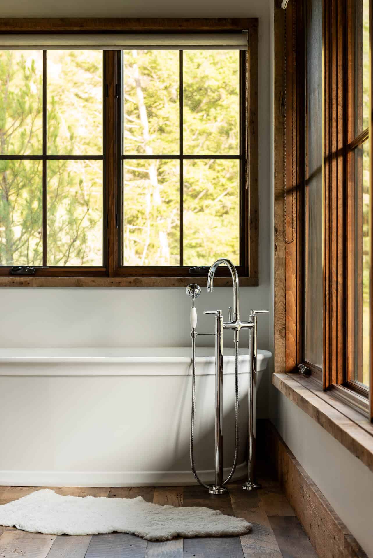 rustic-bathroom