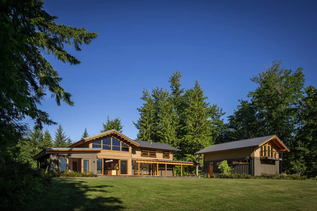 This rustic house in Washington boasts mesmerizing mountain views