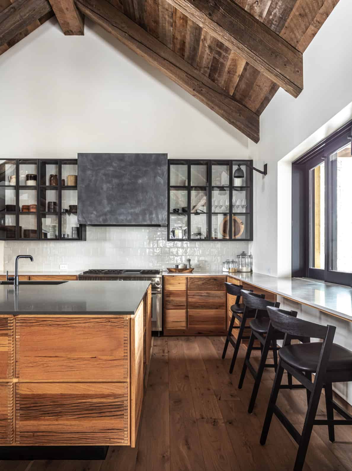 rustic-kitchen-tahoe-mountain-house