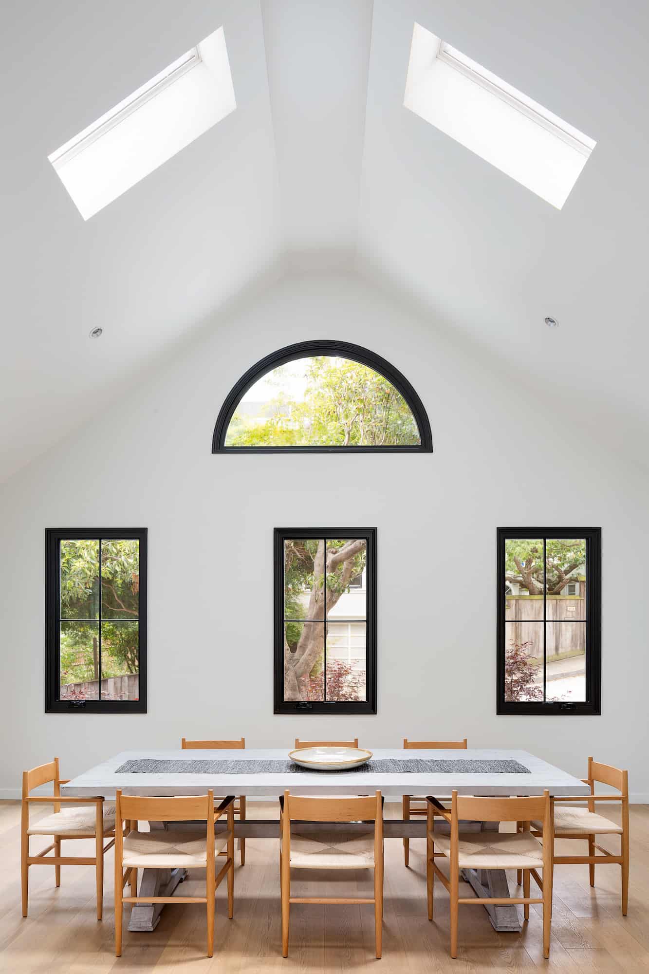 contemporary-dining-room