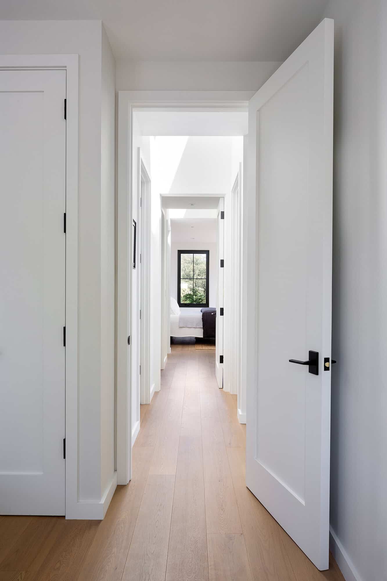 contemporary-hallway