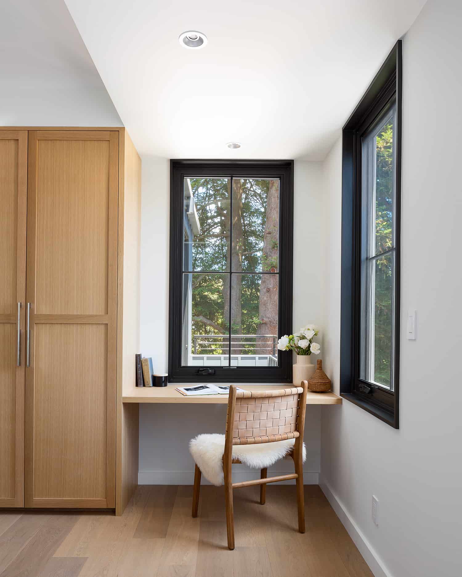 contemporary-home-office
