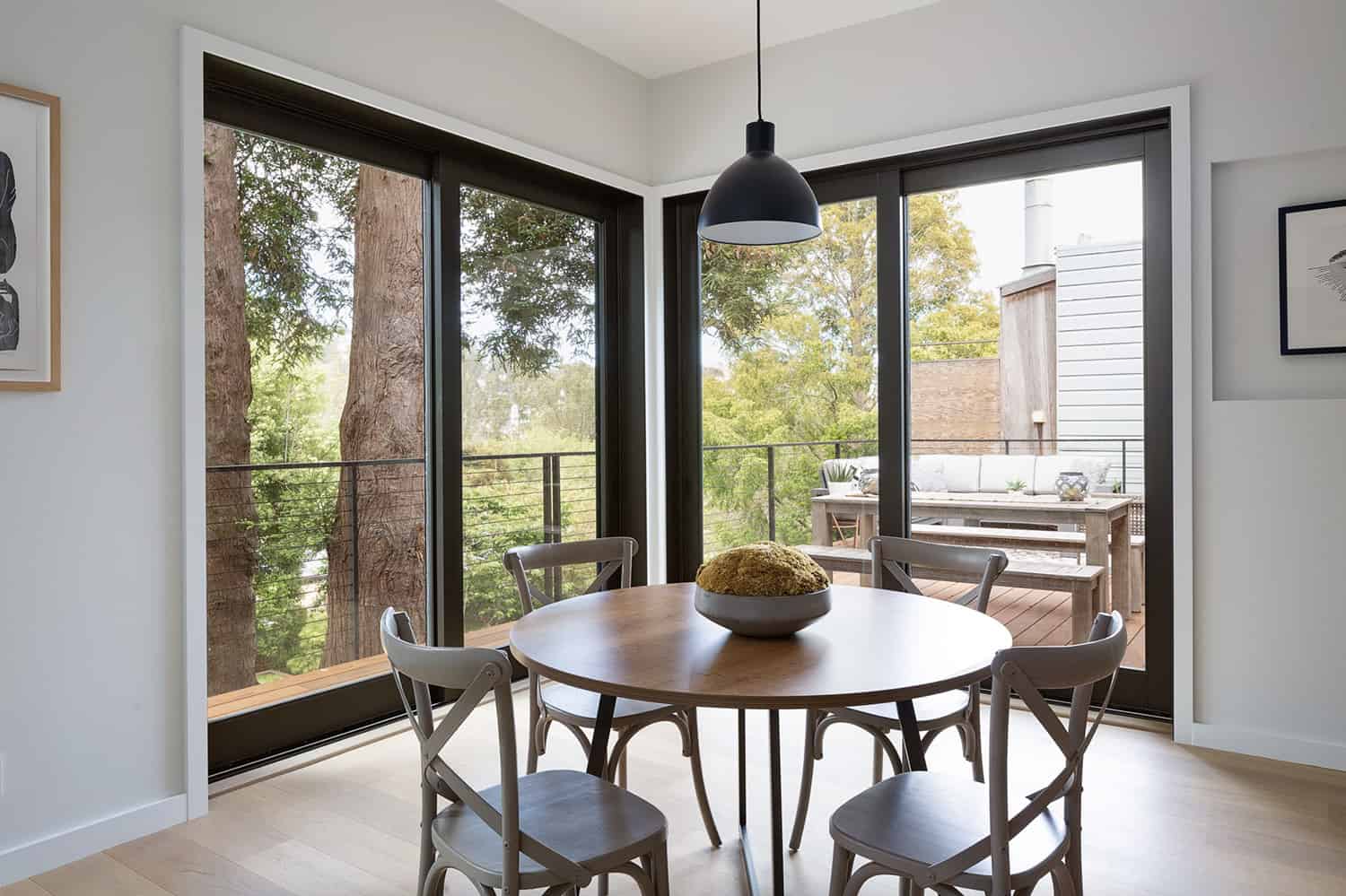 contemporary-kitchen-breakfast-nook