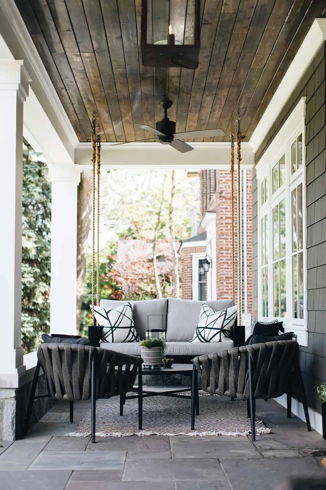 modern-farmhouse-front-porch