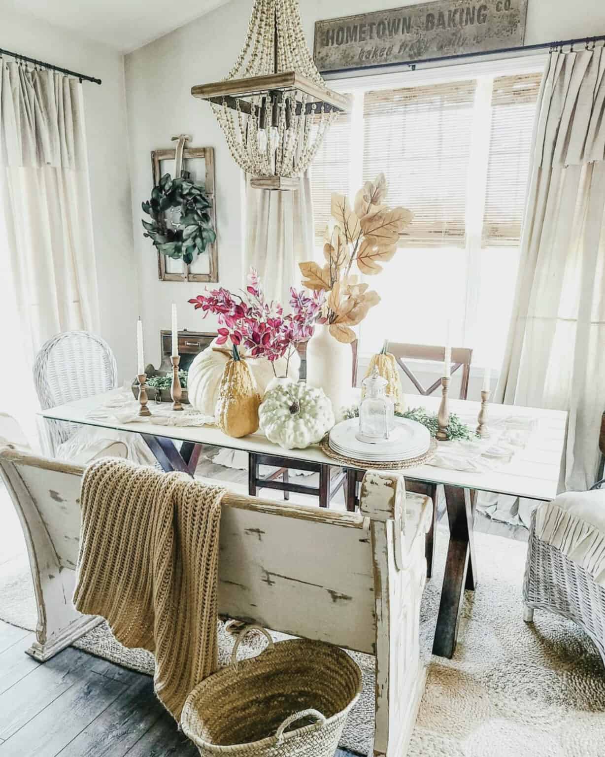 22 Stunning Fall Tablescape Decor Ideas To Wow Your Guests