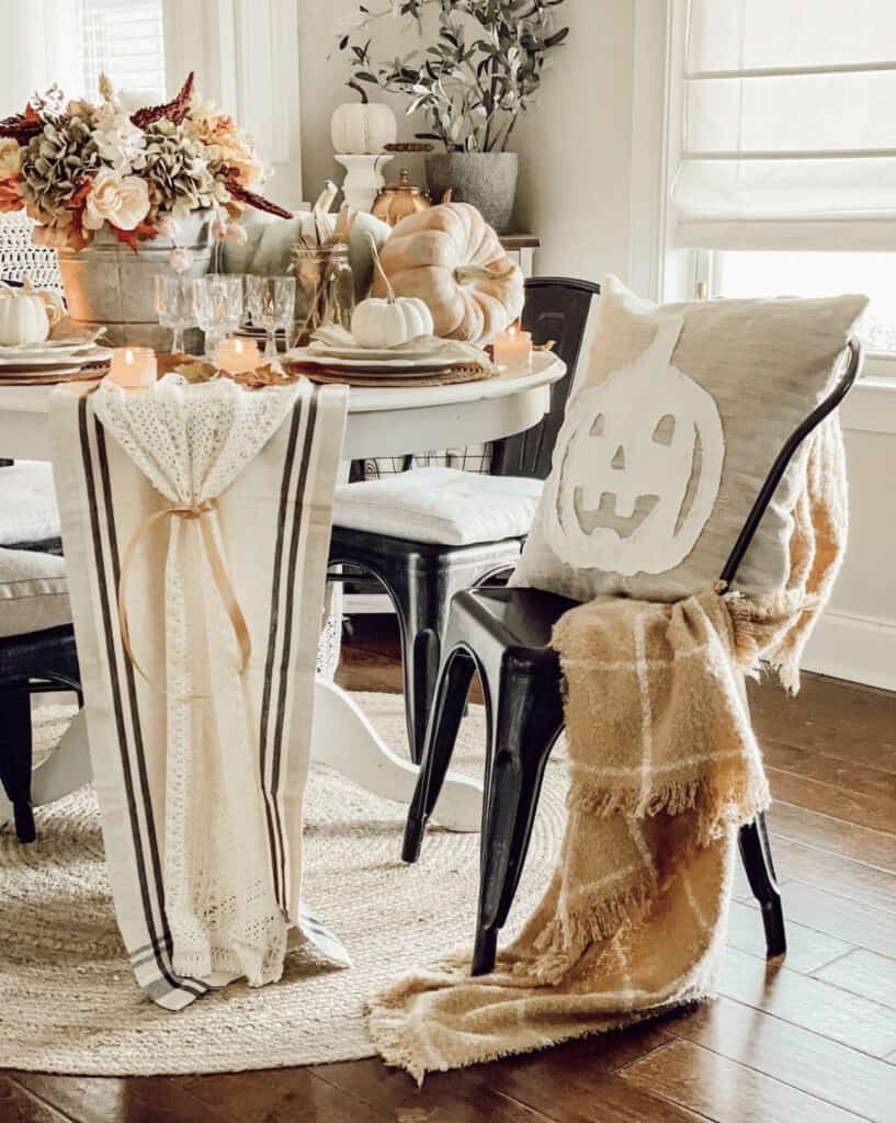 22 Stunning Fall Tablescape Decor Ideas To Wow Your Guests
