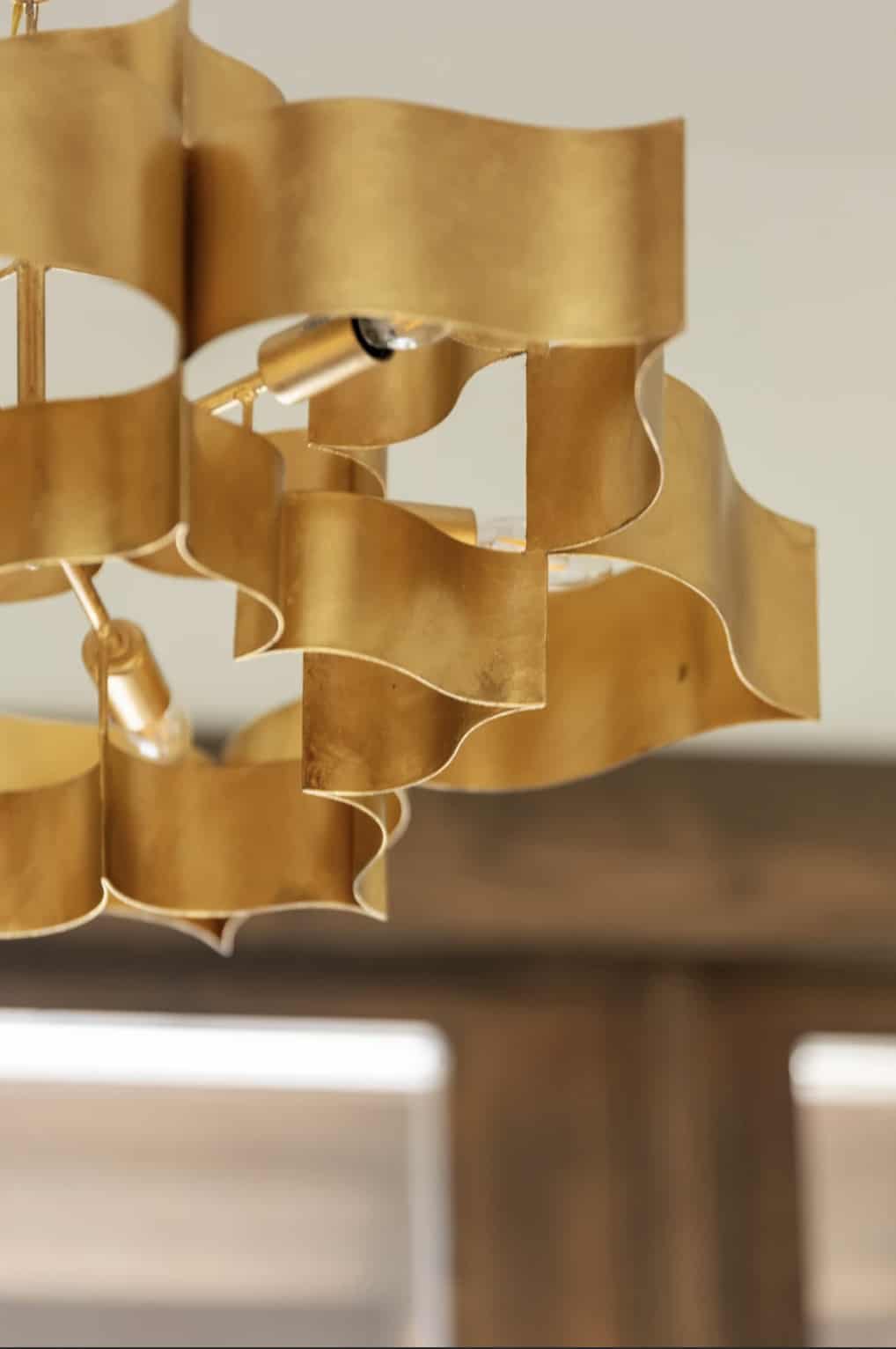 tuscan-style-light-fixture-detail