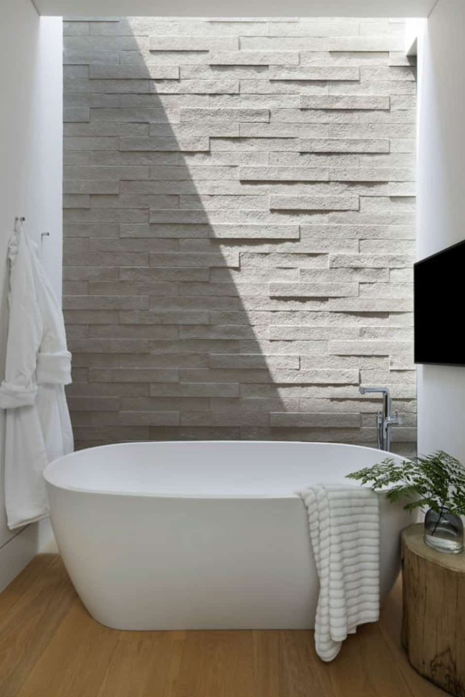 modern-bathroom-with-a-freestanding-tub