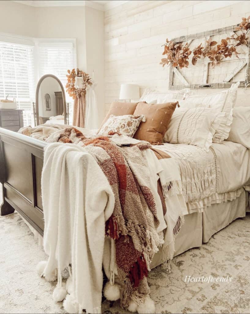 15 Most Beautiful Rustic Fall Bedroom Decorating Ideas