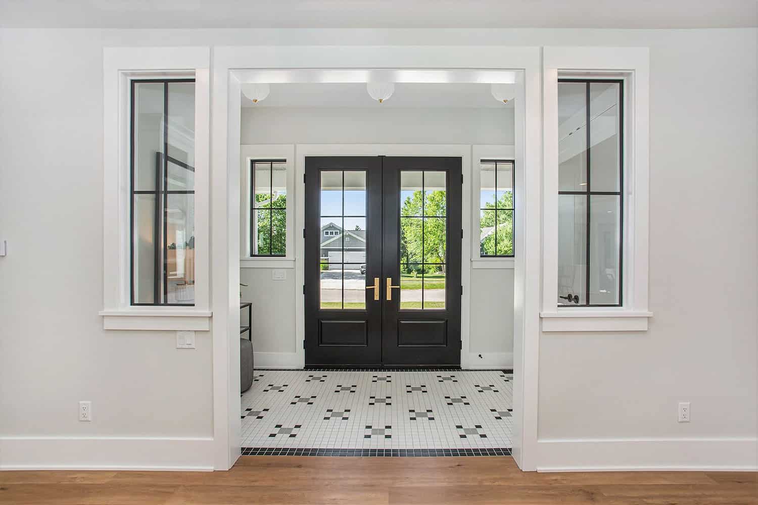 contemporary-lake-house-entry