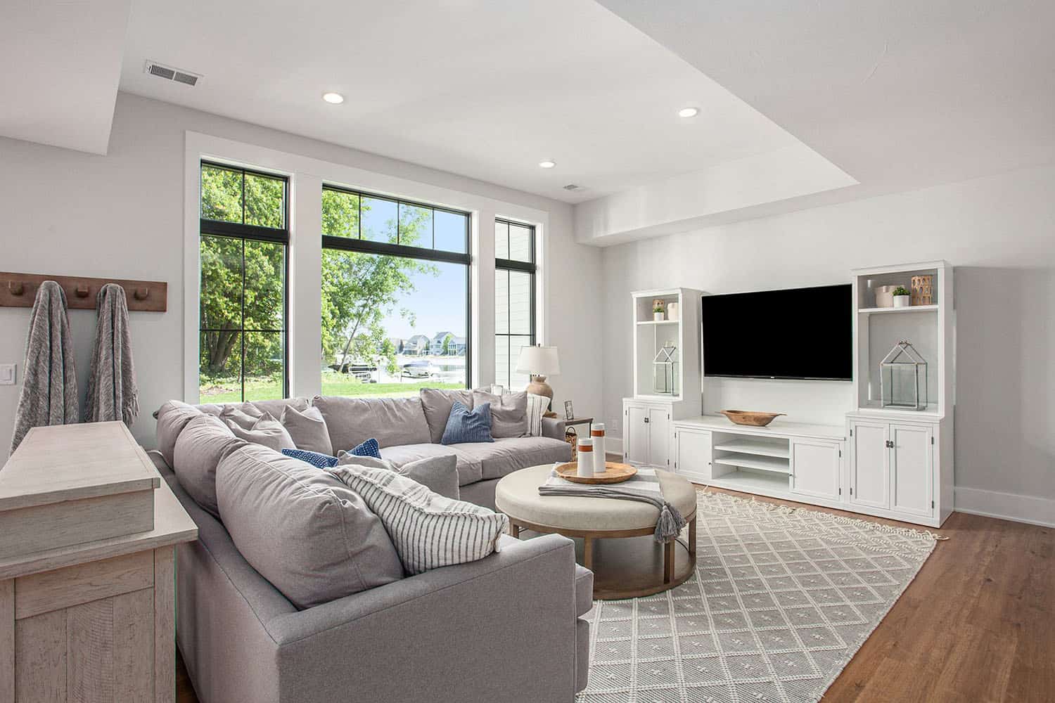contemporary-family-room
