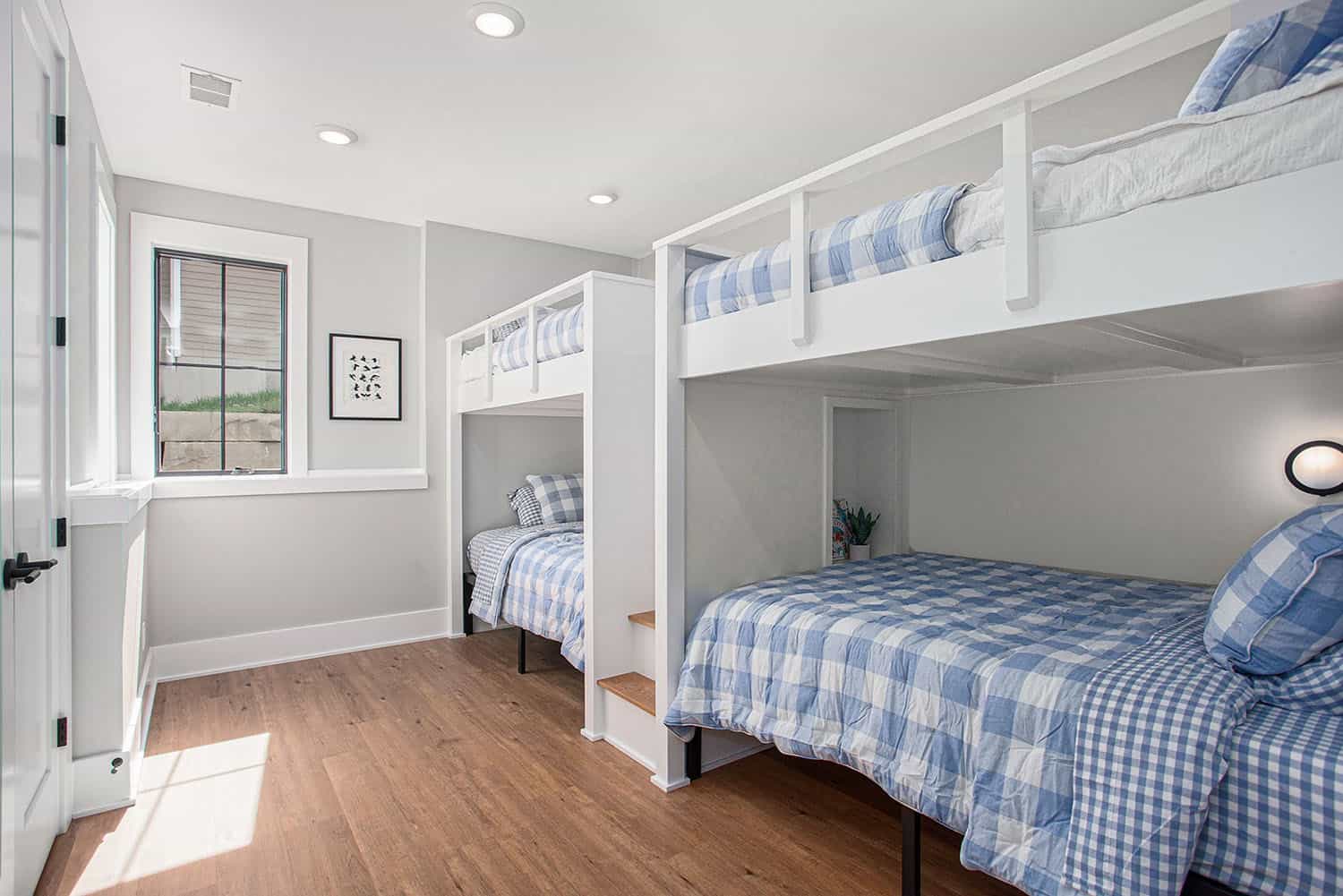 contemporary-bunk-bedroom