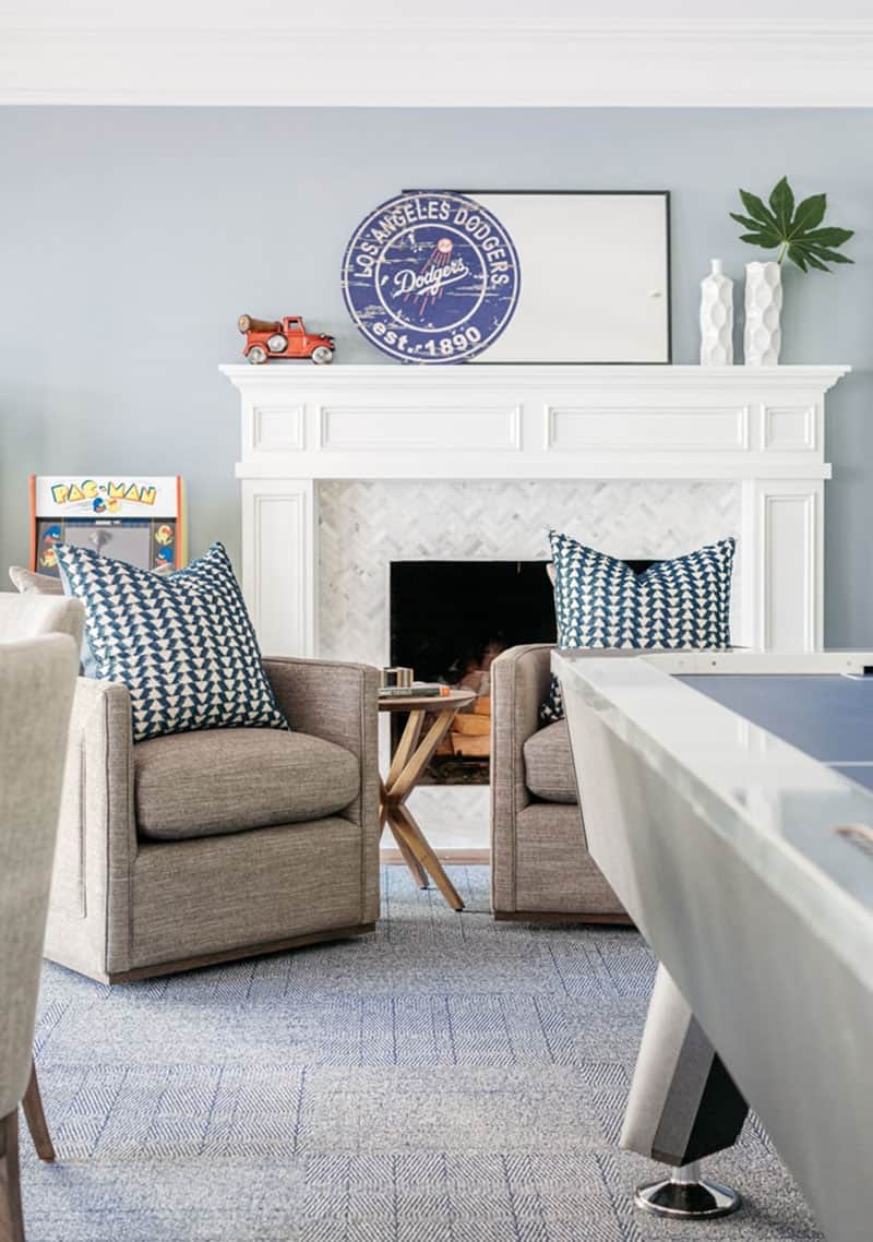 colonial-home-family-room