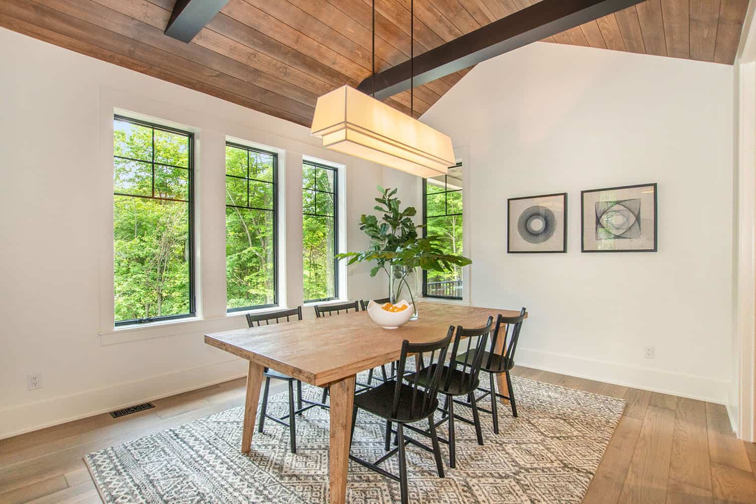 farmhouse-dining-room