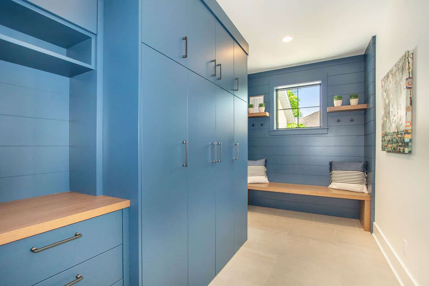 farmhouse-mudroom