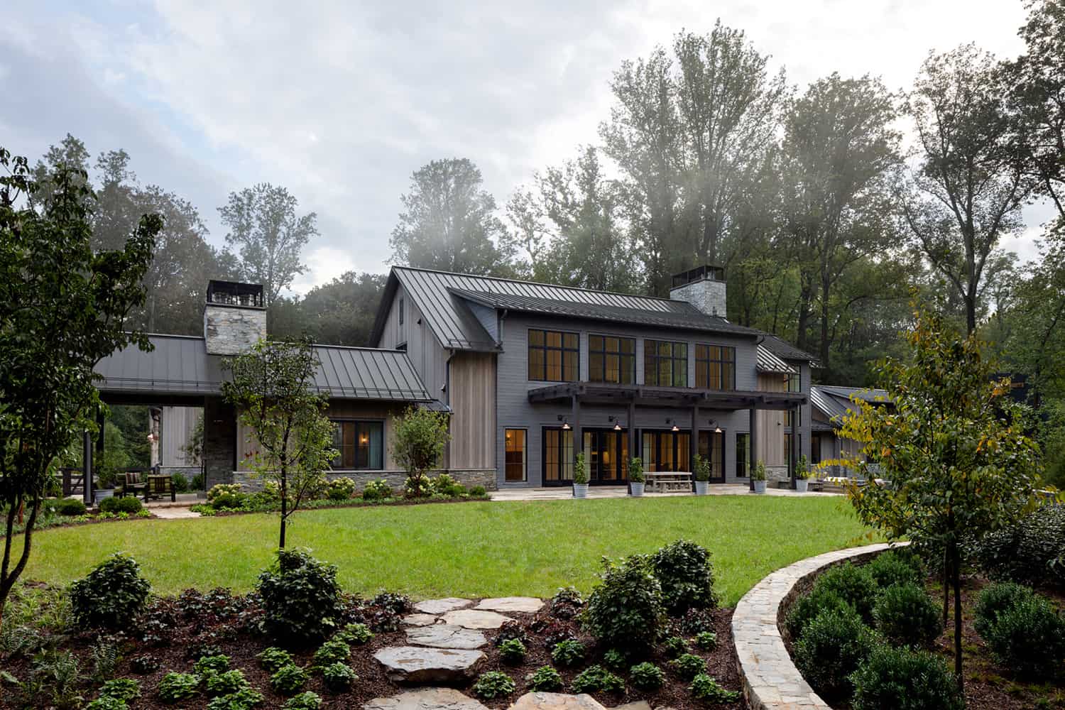 modern-mountain-inspired-home-exterior