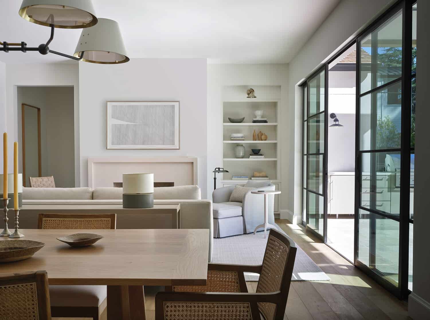 transitional-style-dining-room