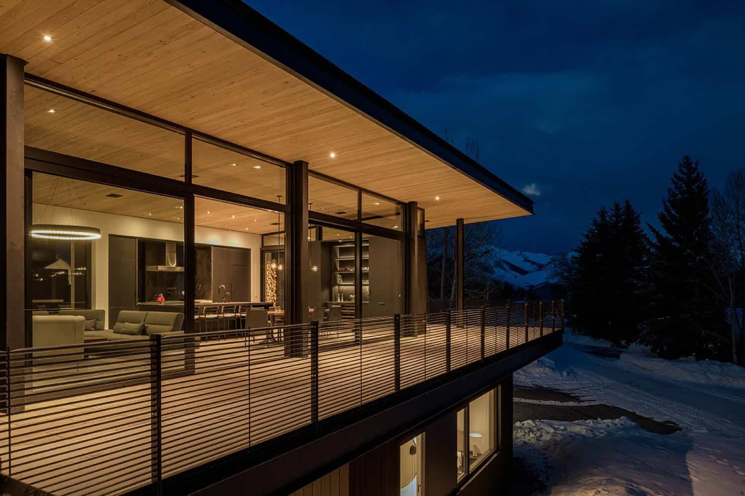 mountain-modern-home-exterior-at-dusk