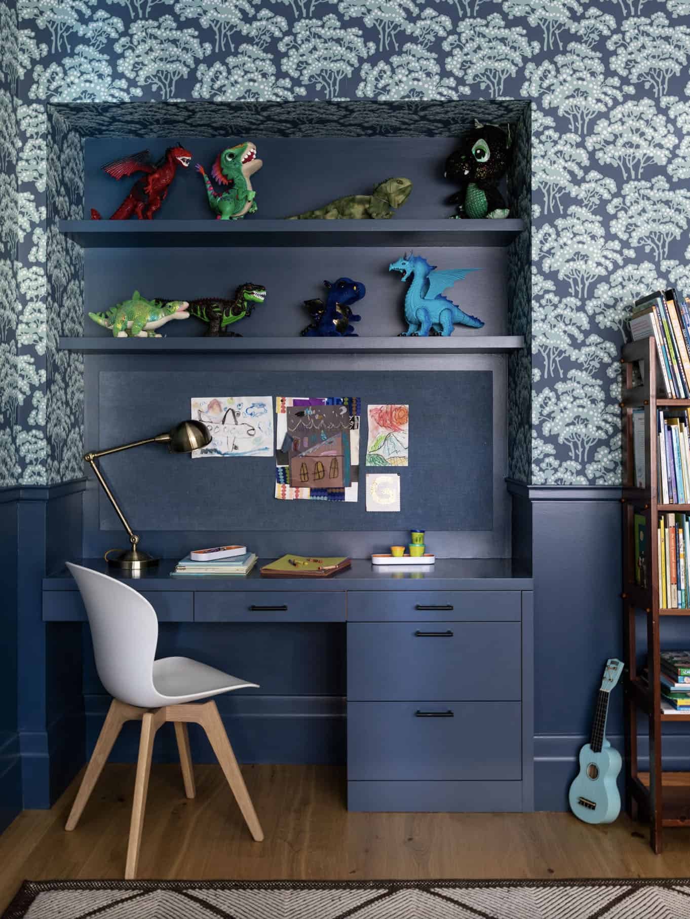 transitional-kids-bedroom-work-desk