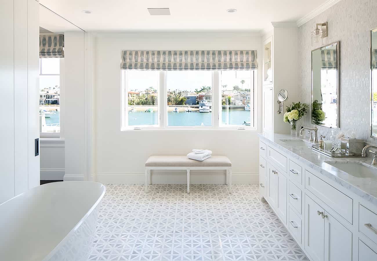 beach-style-bathroom