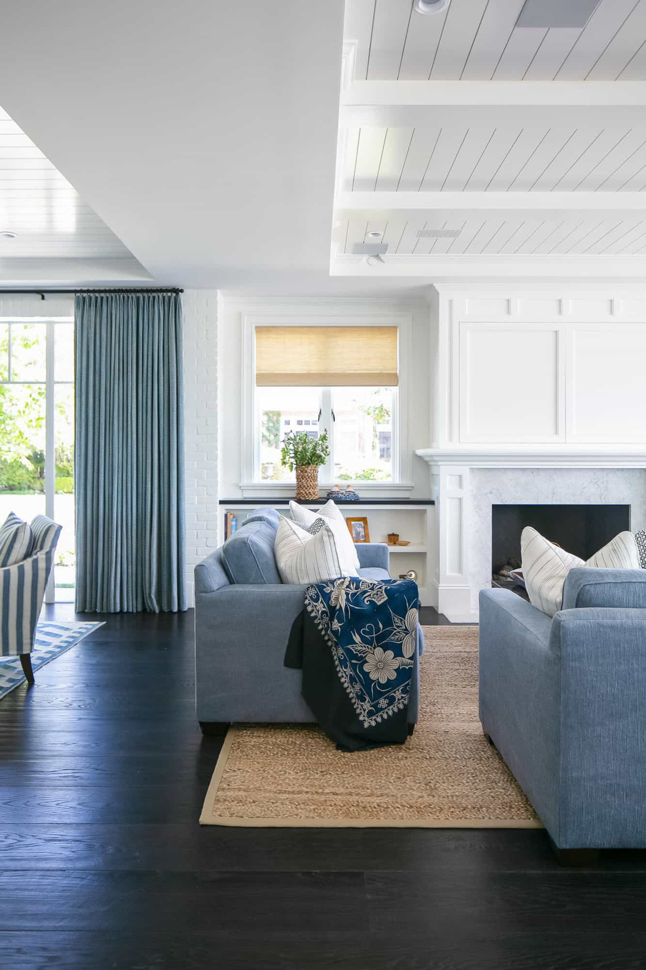 beach-style-living-room