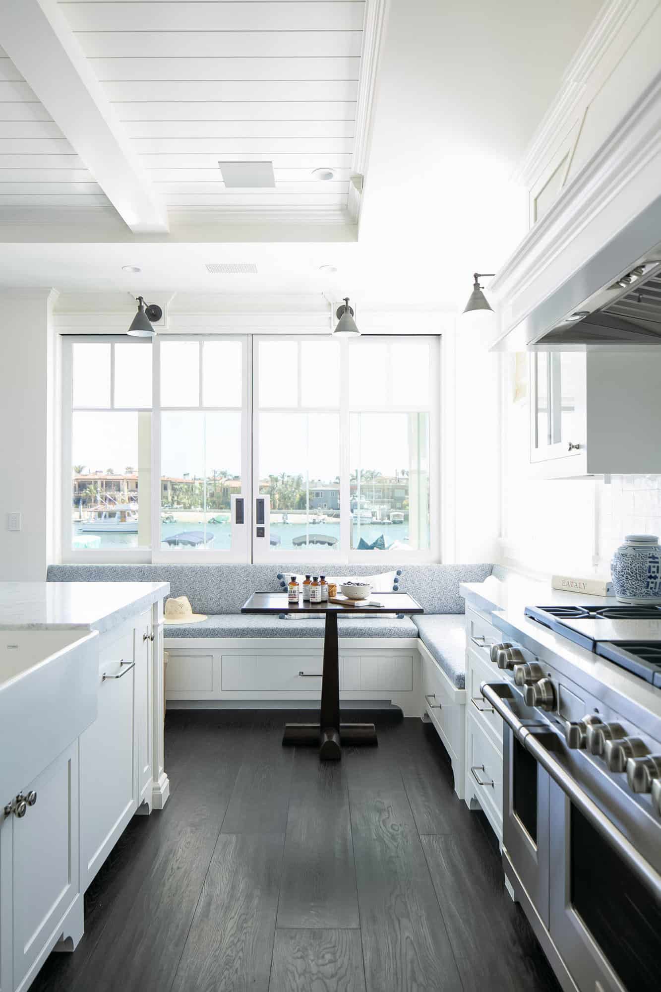 beach-style-kitchen