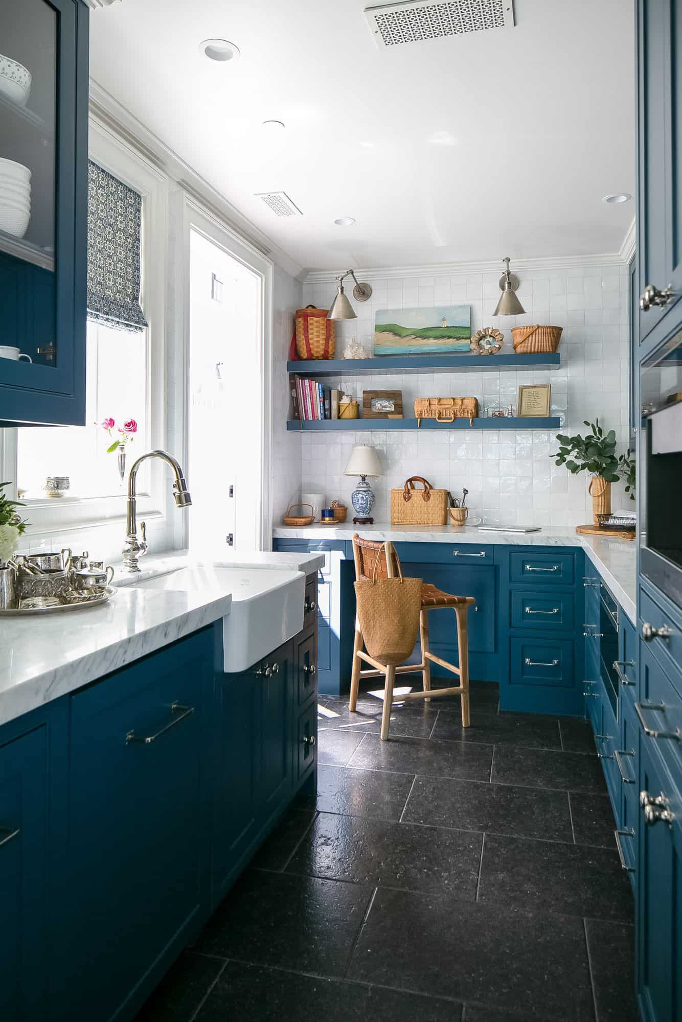 beach-style-kitchen-pantry