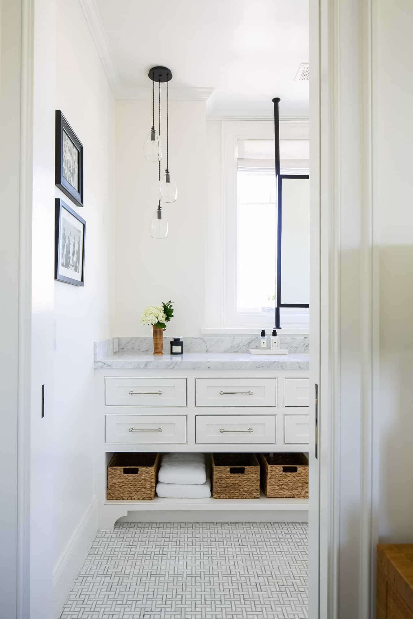 beach-style-bathroom