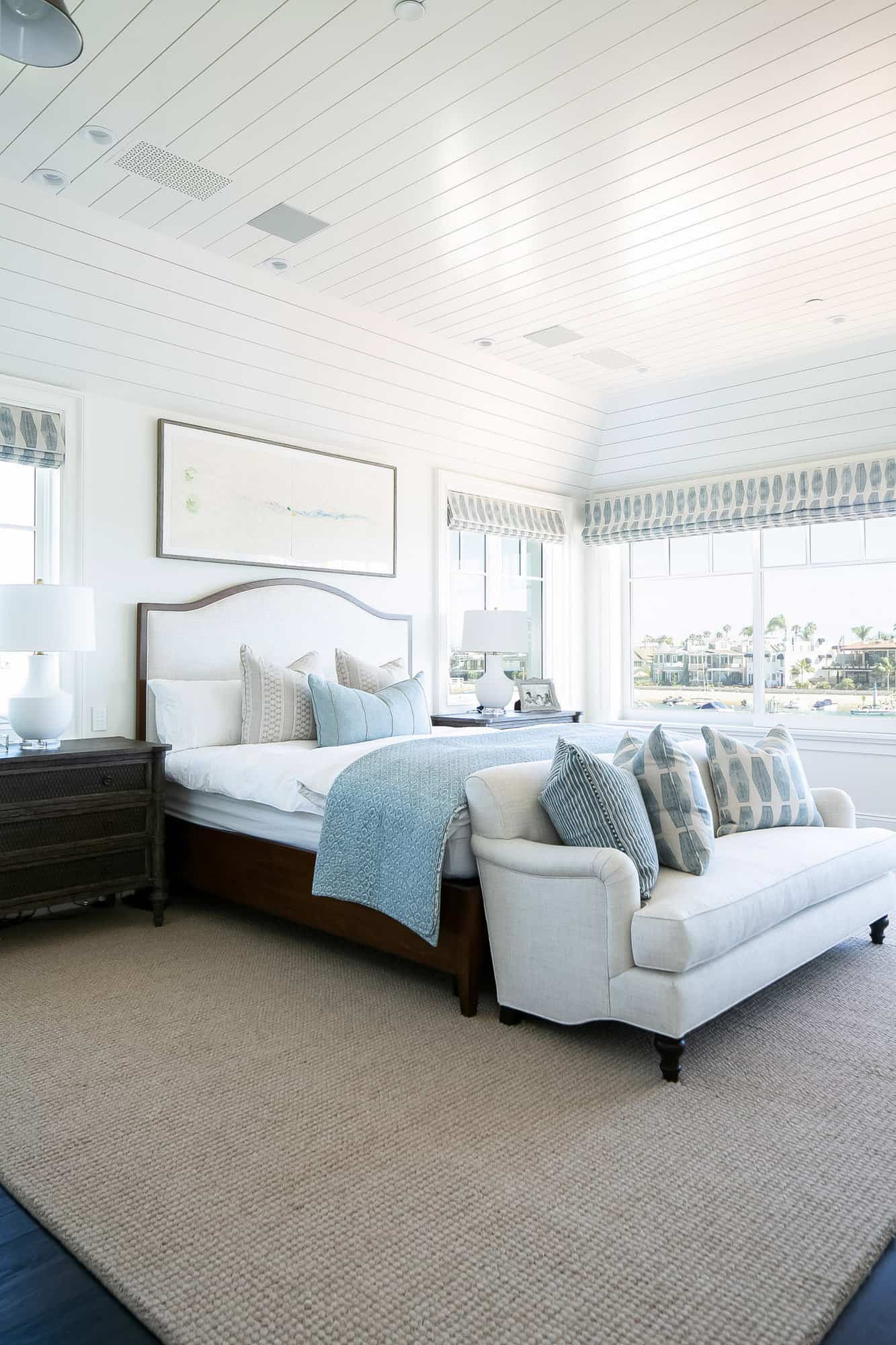 beach-style-bedroom