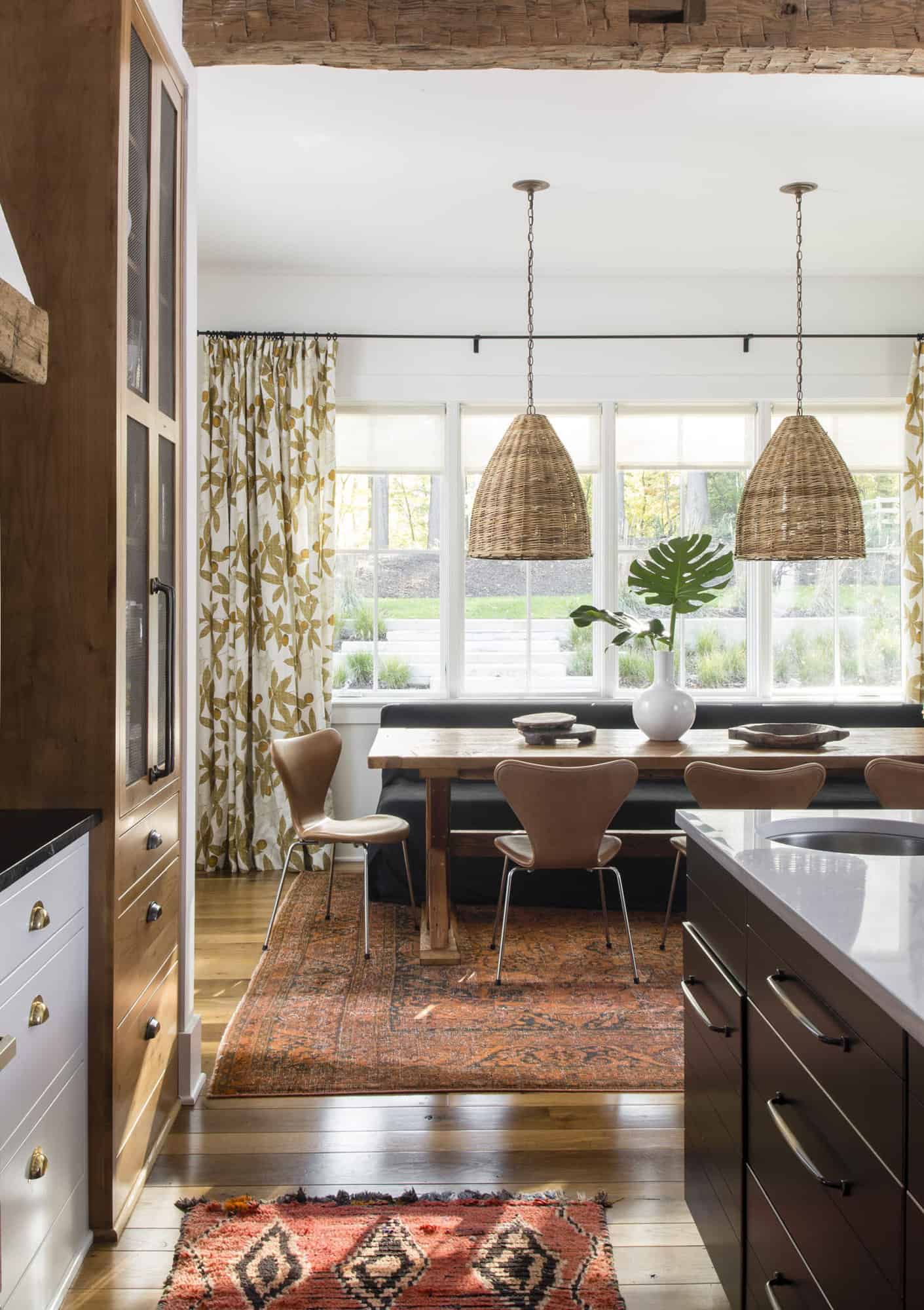 modern-farmhouse-dining-room-virginia