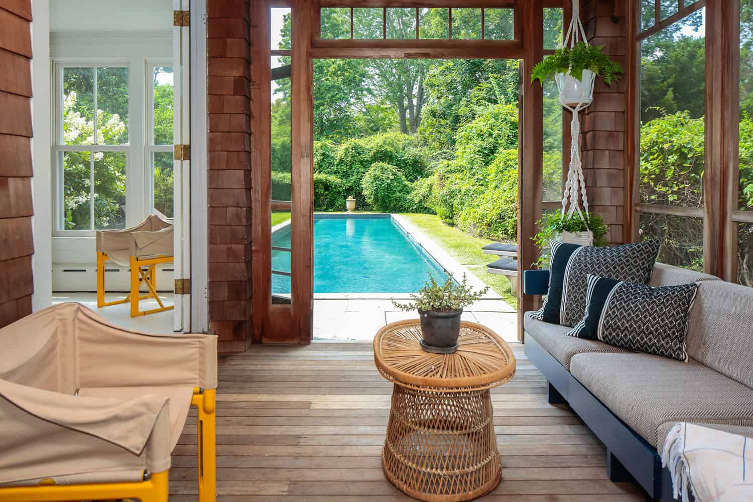 beach-style-sun-porch