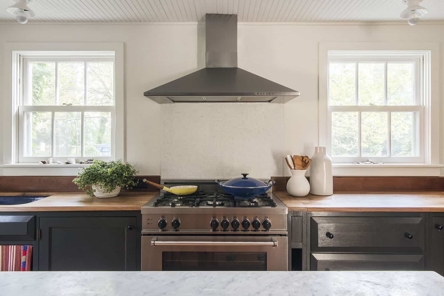 beach-style-kitchen