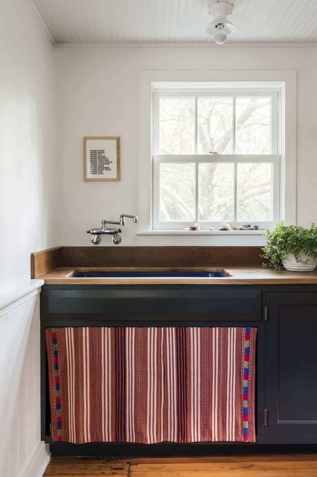 beach-style-kitchen