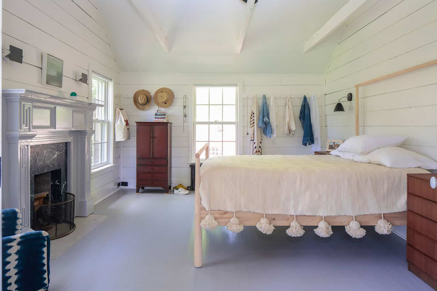 beach-style-bedroom