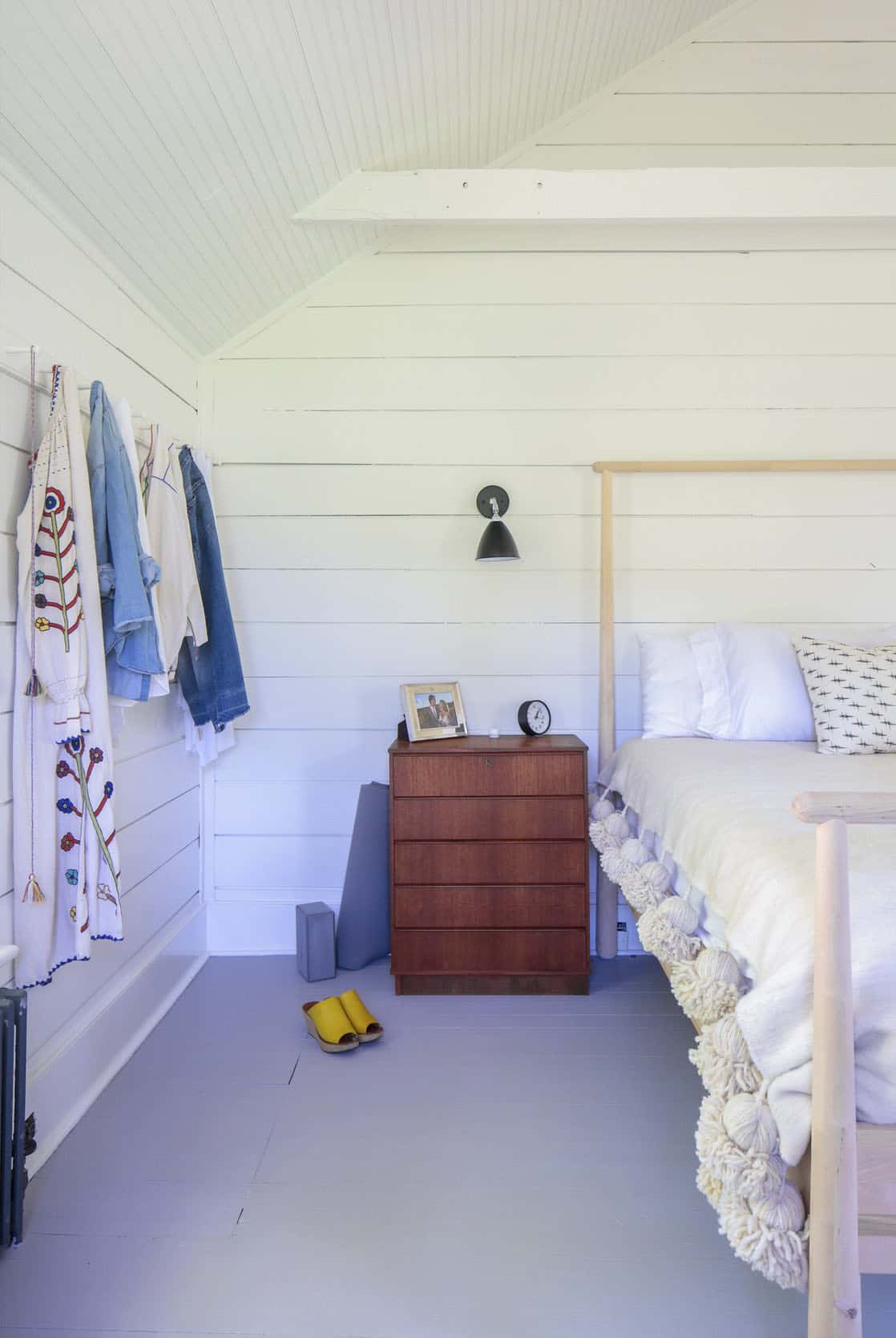 beach-style-bedroom