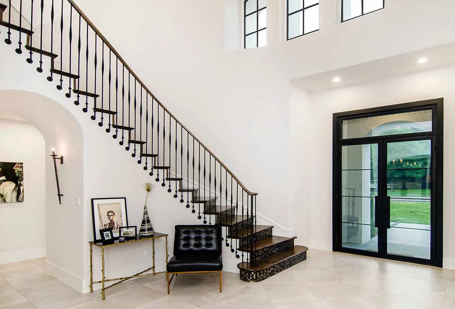 modern-mediterranean-style-staircase