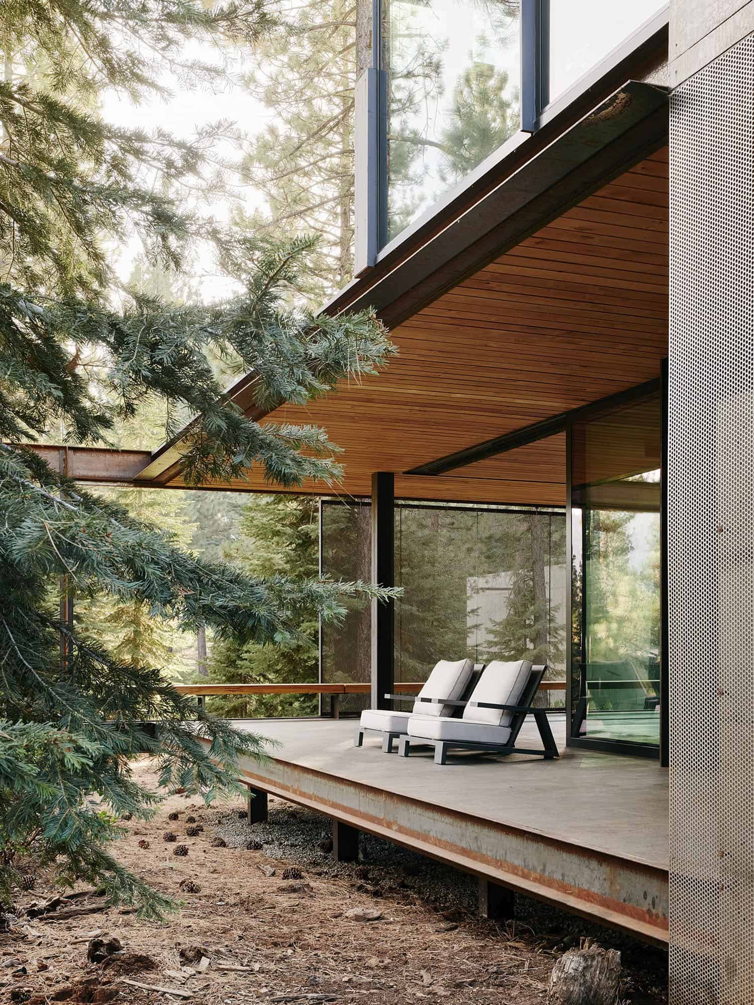 modern-high-desert-home-deck