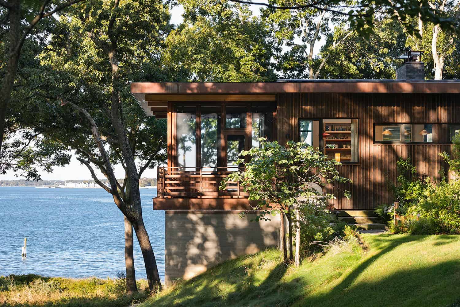 modern-home-exterior-ocean-view