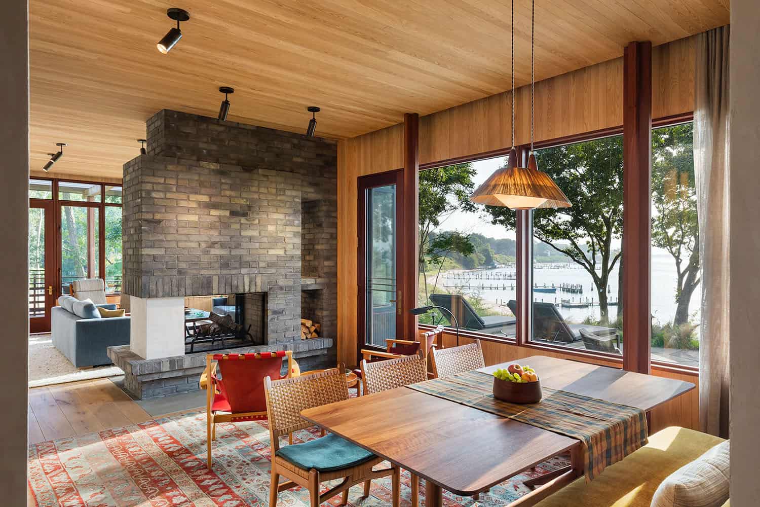 modern-dining-room