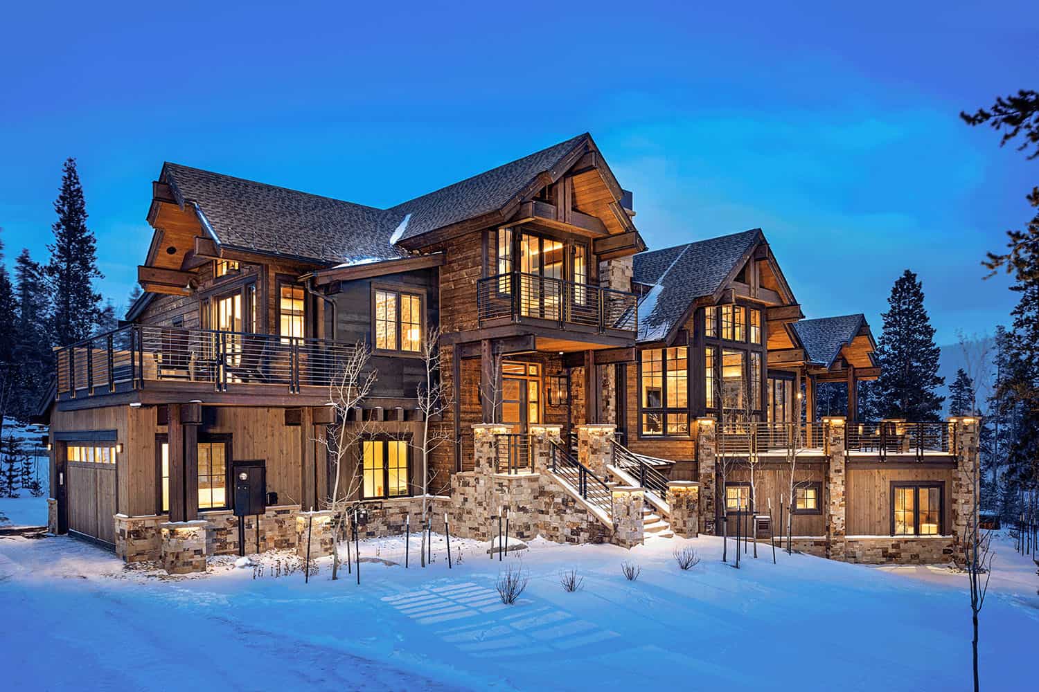 rustic-modern-colorado-mountain-home-exterior