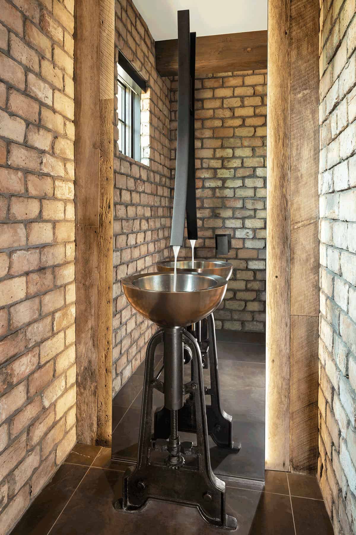 rustic-modern-colorado-mountain-powder-room