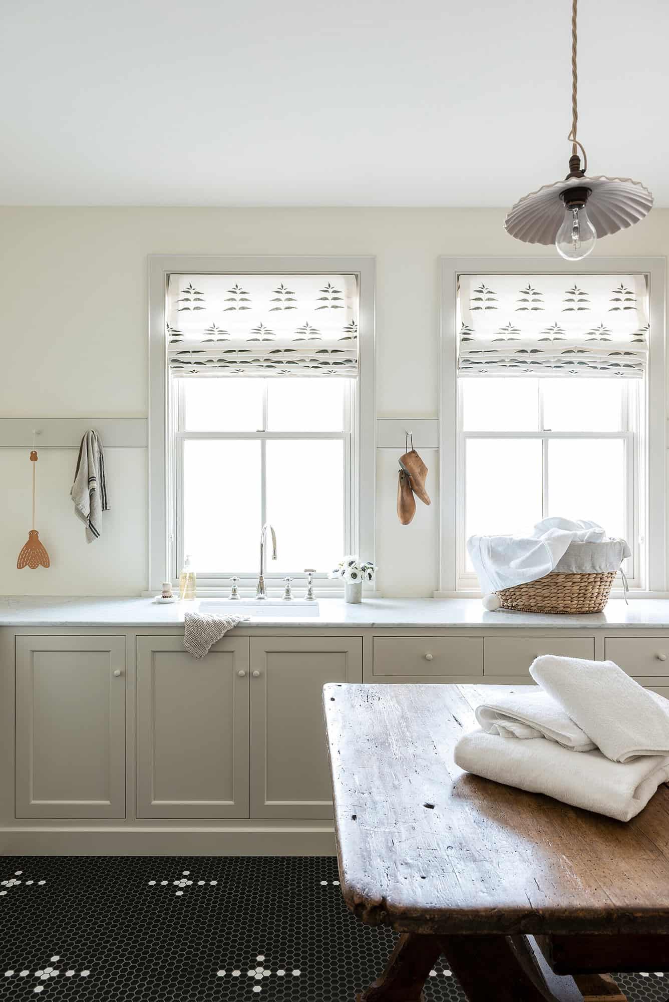 contemporary-laundry-room