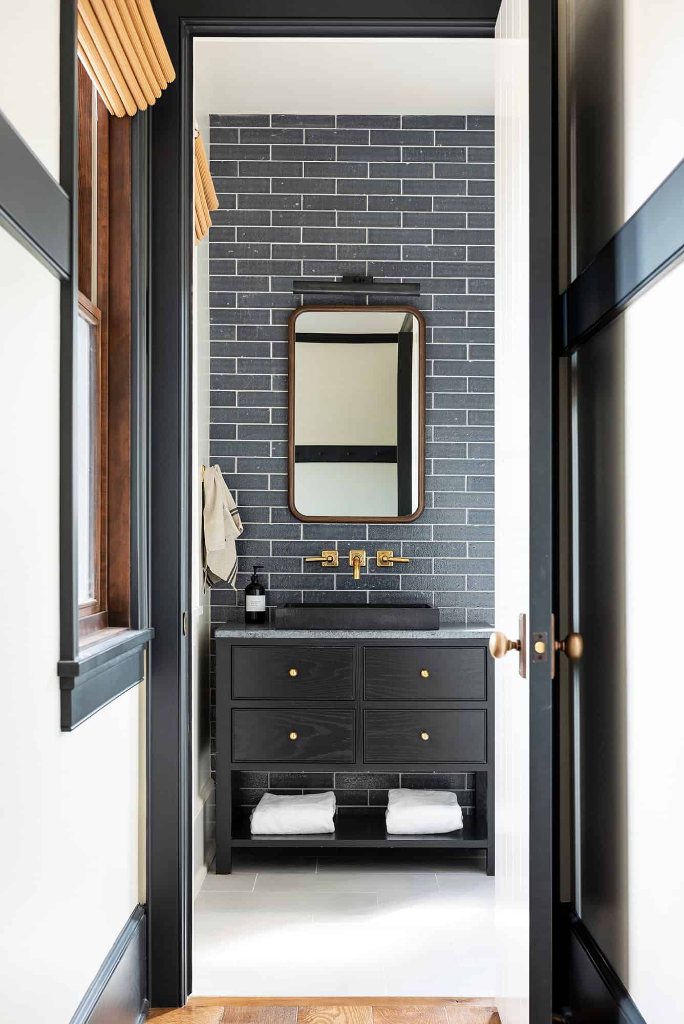 contemporary-bathroom